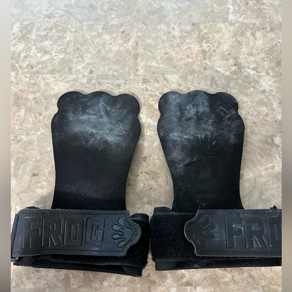 FROG grips CrossFit